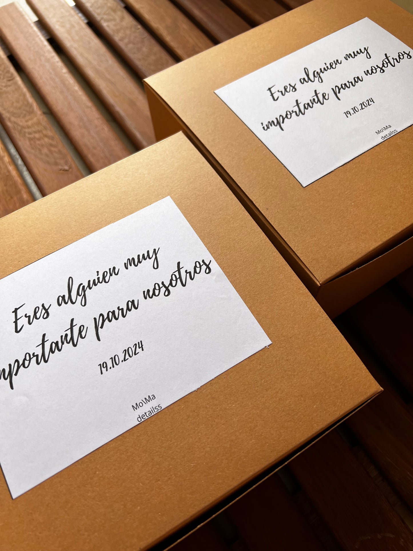 Caja rasca con boligrafo