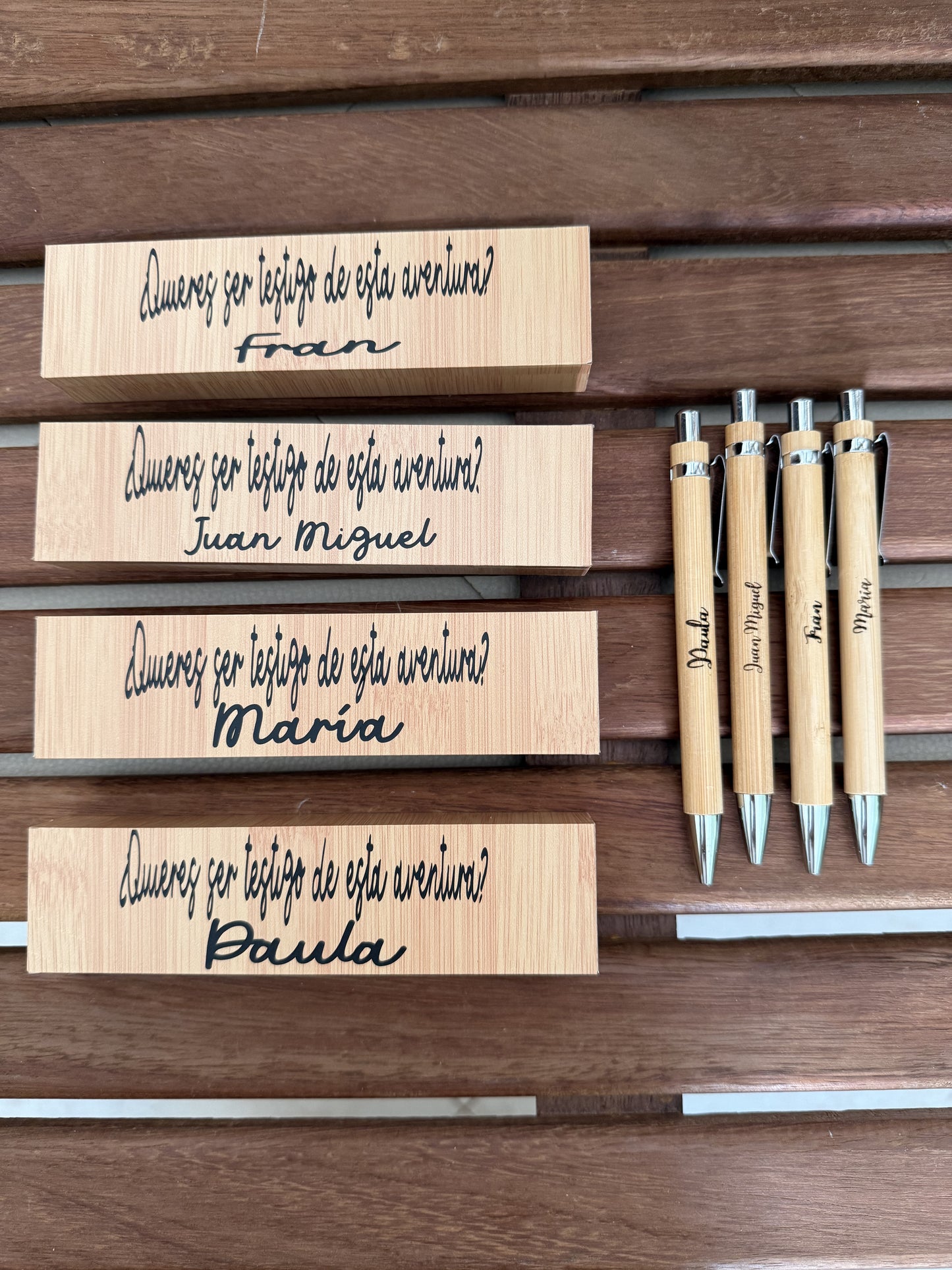 Cajita con boligrafo