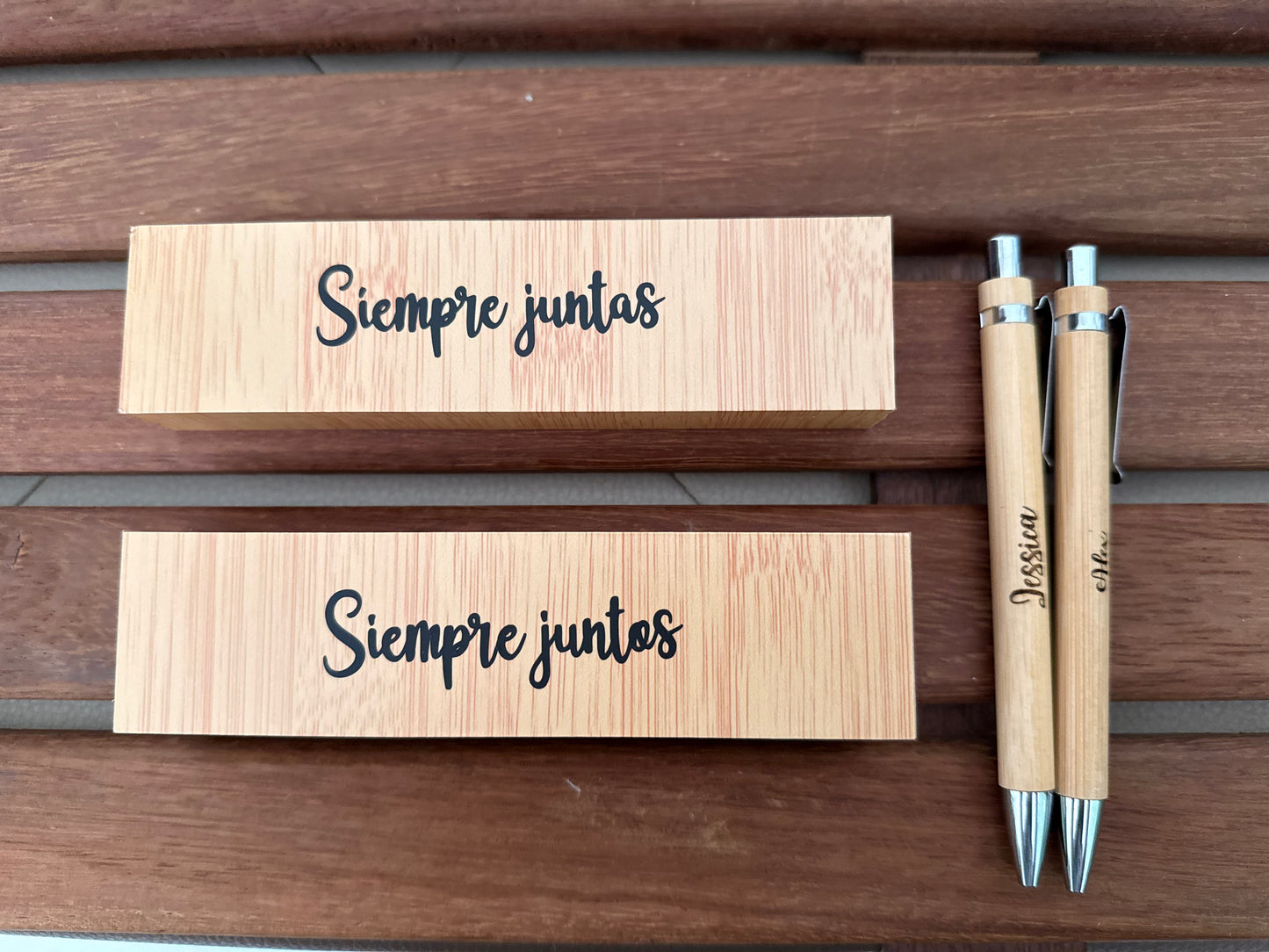 Cajita con boligrafo