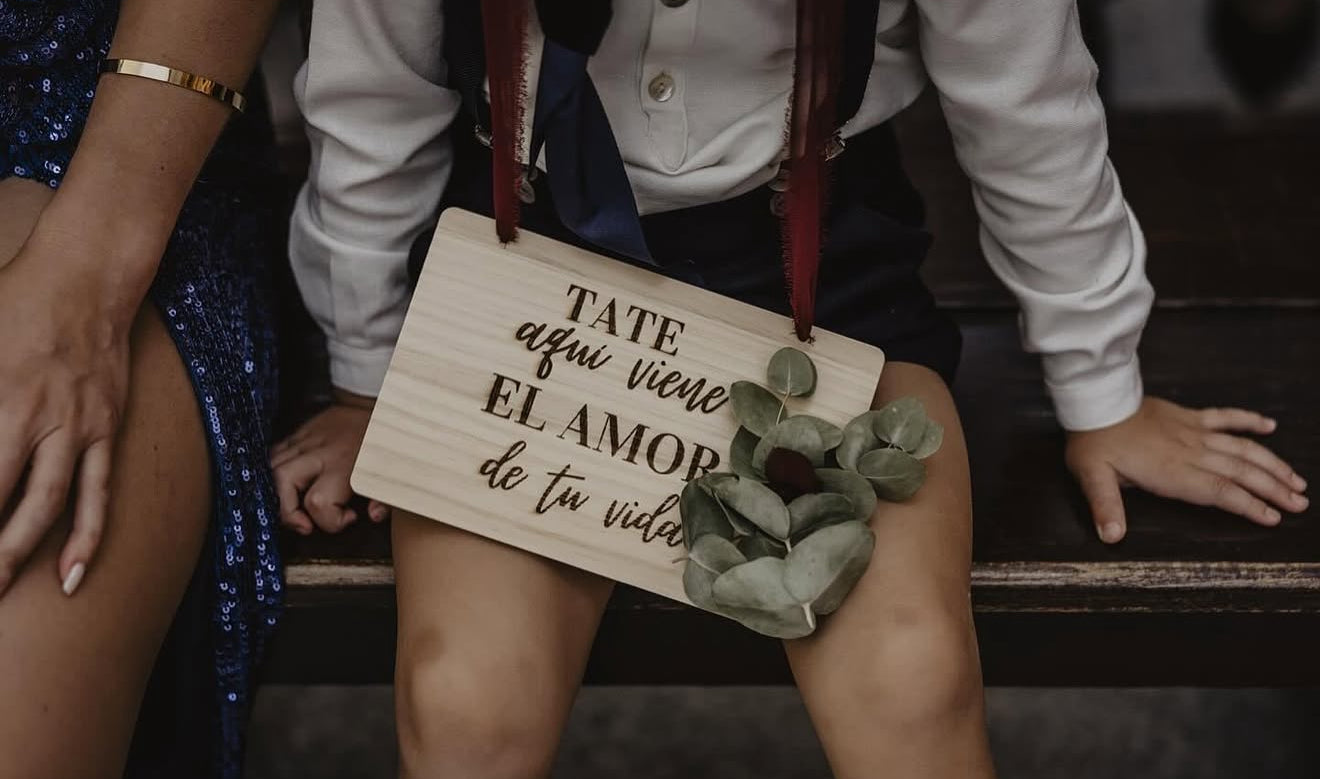 Cartel llega la novia